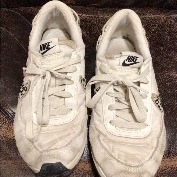 Nike Leopard Print Sneakers Size 8 - Picture 4 of 6